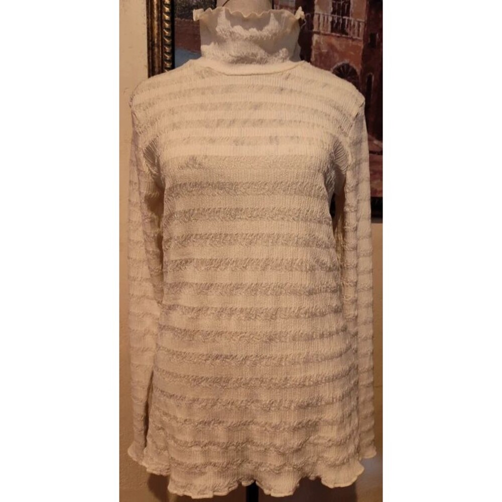 New with Tags Culture Code Stretch Turtleneck blouse with scalloped Edges SZ L